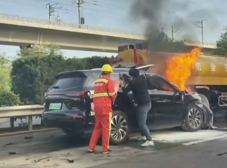 华为问界 M7 追尾养护车起火致 3 人遇难，车企回应：已成立专项小组，正配合调查
